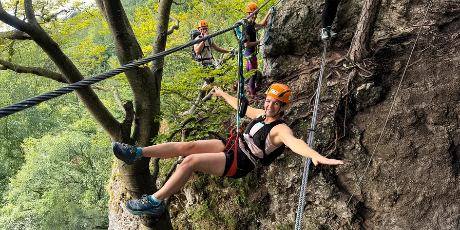 VIA FERRATA DVE VEŽE LIPTOVSKÉ REVÚCE: Skupinový ferratový kurz s inštruktorom
