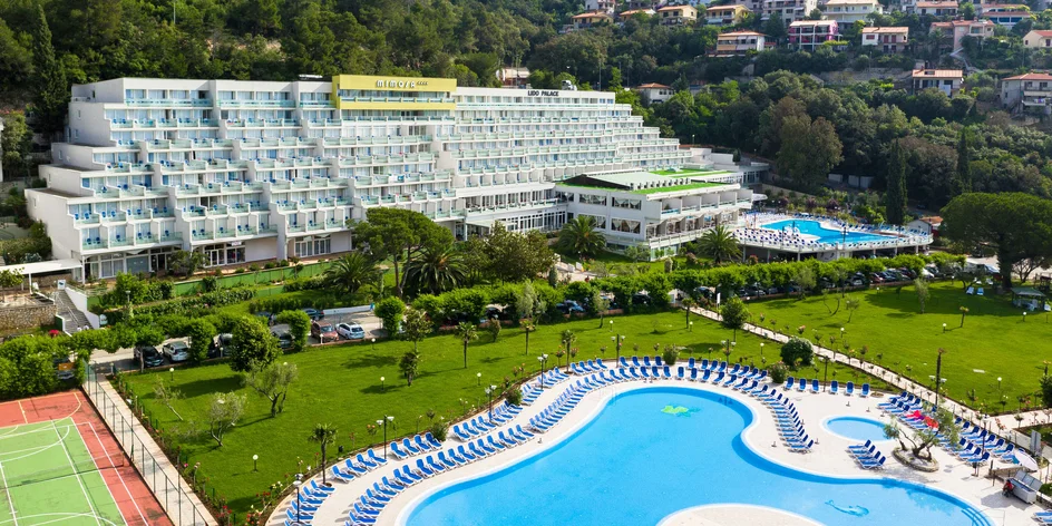 Chorvátsky hotel v Rabaci priamo pri mori s polpenziou