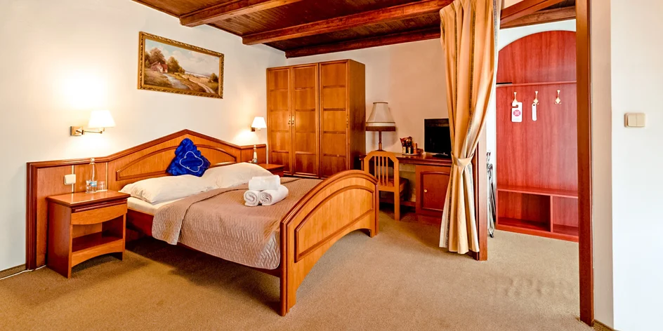Pokojná časť Mariánskych lázní: hotel s jedlom aj wellness procedúrami