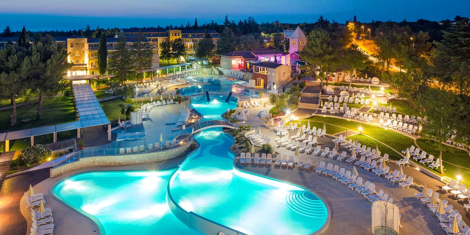 Super 4* rezort v Umagu: jedlo, bazény, deti zdarma