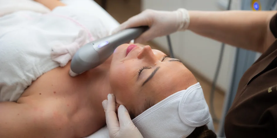 Účinný lifting pomocou HIFU terapie: rôzne oblasti tváre a tela
