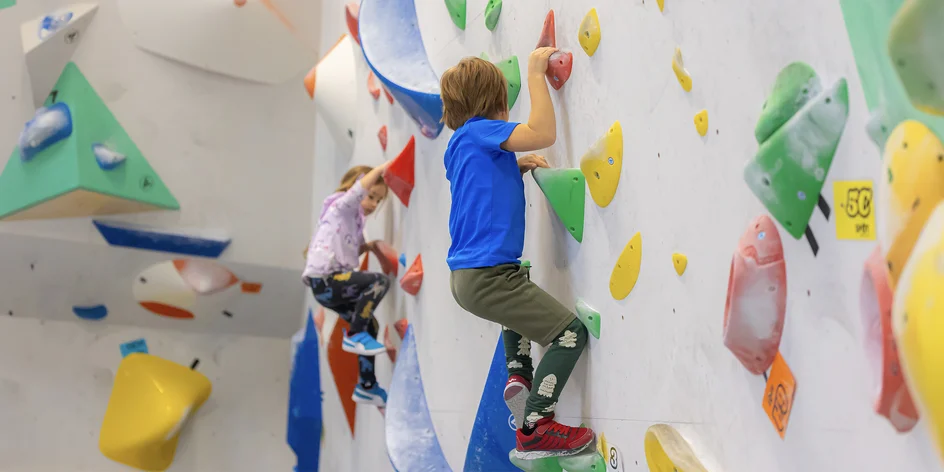 Neobmedzené vstupy na lezeckú stenu Spot Climbing Gym