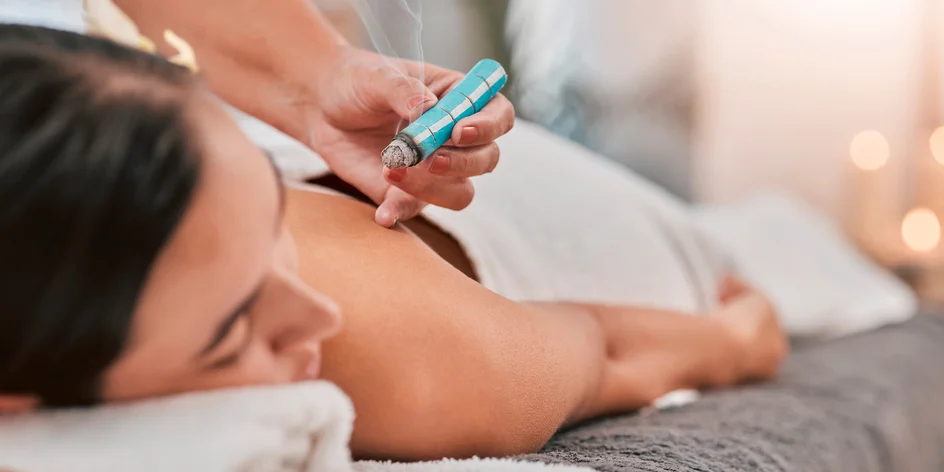Znížte únavu a podporte energiu: moxovanie či myofasciálna masáž