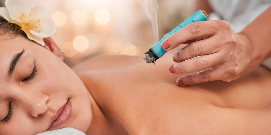 Znížte únavu a podporte energiu: moxovanie či myofasciálna masáž