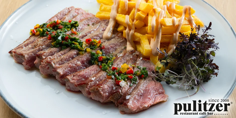Hovädzí írsky flank steak so zemiakovými hranolčekmi a dezertom