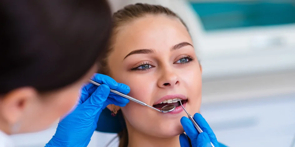 Dentálna hygiena s pieskovaním alebo bielenie zubov