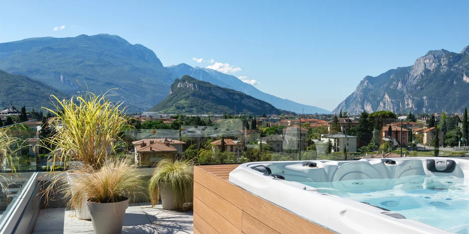 Dovolenka v Taliansku: hotel kúsok od Lago di Garda, strešný wellness aj raňajky