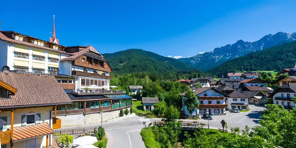 4* Dolomity s polpenziou: wellness, jazdiareň aj karta výhod