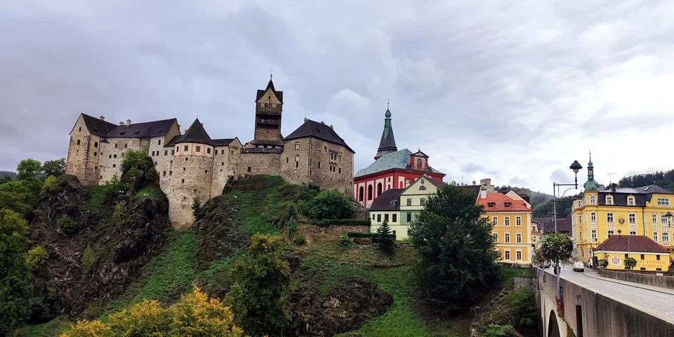 Pobyt pri hrade Loket s raňajkami aj vstupmi do múzeí