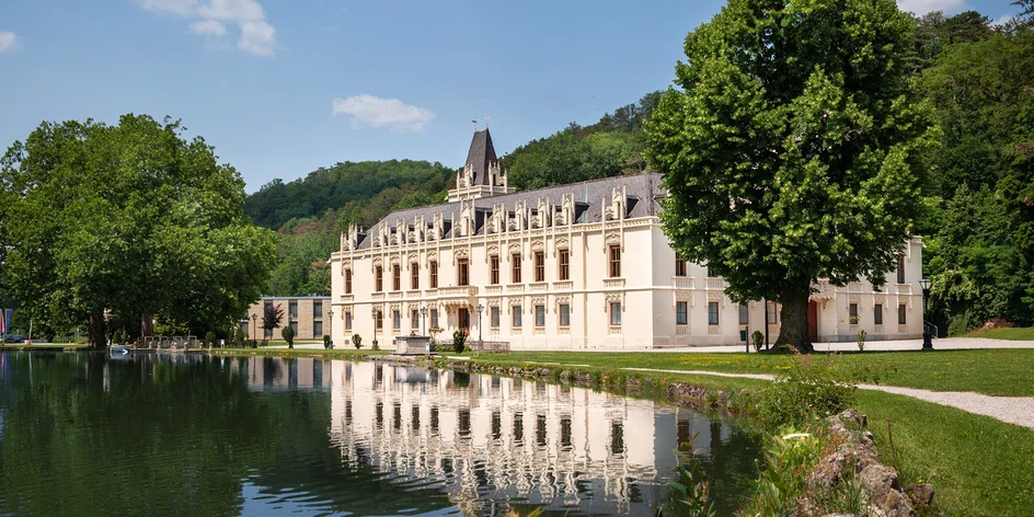Rakúsko: 4* zámocký hotel s jedlom a wellness
