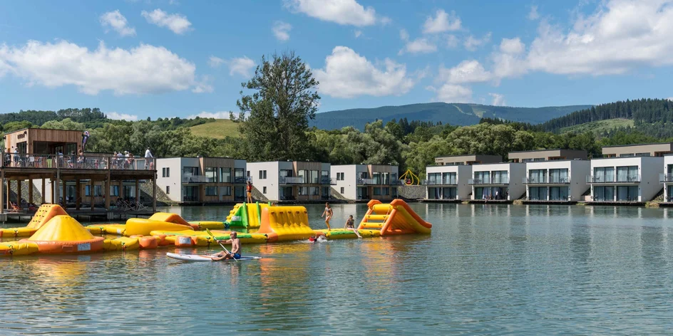 Apartmány pri jazere s polpenziou a wellness pre 2 až 4 osoby