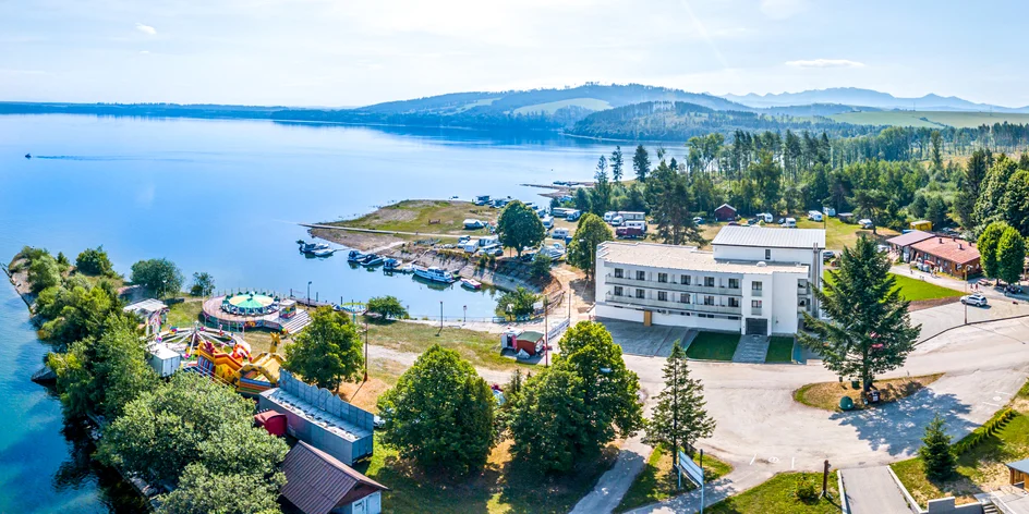 Moderný hotel pri Oravskej priehrade s polpenziou