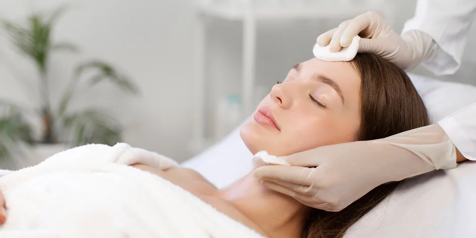 Ultrazvukové čistenie pleti, mikrodermabrázia, microneedling a i.