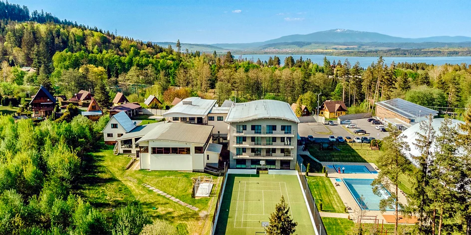 4* rezort pri Oravskej priehrade: bazény, saunový svet aj športoviská