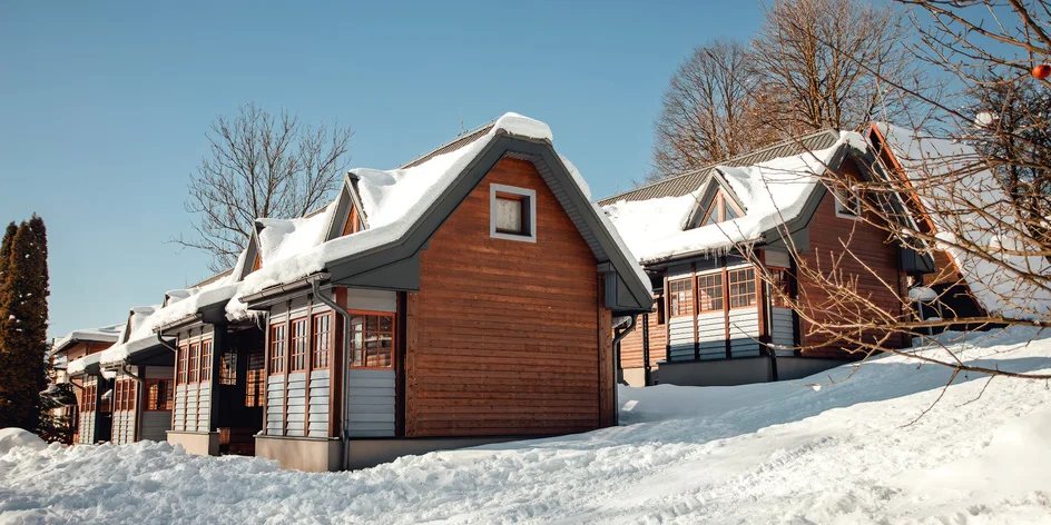 Apartmánové zrubové domčeky na Kysuciach s polpenziou a privátnym wellness