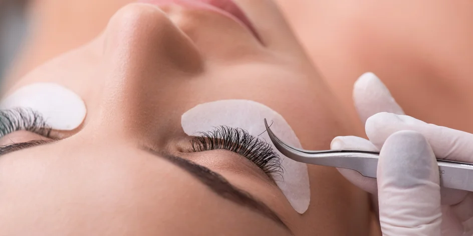 Úprava a farbenie obočia aj nové 1D mihalnice