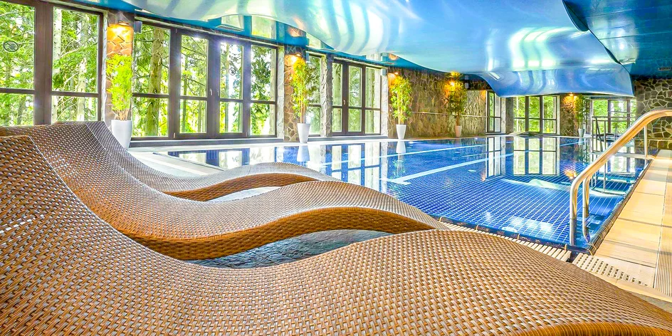 Wellness pobyt na Štrbskom Plese: polpenzia, vodný a saunový svet aj masáže