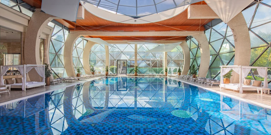 5* luxus: neobmedzený wellness s 22 termálnymi bazénmi