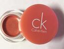 Dlhotrvajúci lesk na pery Calvin Klein (Rich & Famous)