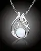 Elegantná lastúra s perlou bohato zdobená kryštálmi Swarovski Elements
