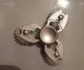 Fidget spinner strieborná