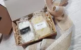 2 x 100 g Hand made mydlo v darčekovej krabičke (biela perleť / včelí vosk+ med)