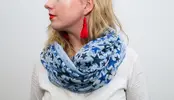 Elegantná dámska tunelová šatka | Svetlomodrá / hviezdy