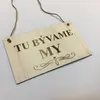Dekoračná ceduľa na dvere "Tu bývame my"