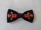Folklórny motýlik s výšivkou | Čierna / červeno-žltá výšivka