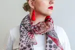 Elegantná dámska šatka | Červená vzorovaná