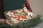 24-dielna Sada vianočných maľovaných ozdôb v krabičke (maľovaná)