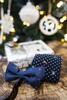 2-dielny Vianočný set bláznivých ponožiek a motýlika | Tmavomodrá + soby