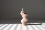 Dekoratívna sviečka v tvare ľudského tela "Pregnant woman" (béžová)