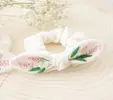 Dámska ľanová gumička s vyšívanou mašličkou "Scrunchie" | Typ: dievčenské / jemné vlasy | Biela