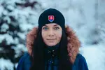 Univerzálna folklórna úpletová čiapka s výšivkou | Tmavomodrá / Slovensko