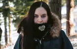 Univerzálna folklórna multifunkčná šatka s výšivkou | Čierna / IKA biela