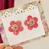 Dámske šité napichovacie náušnice s ružovo-krištáľovým stredom Santia Handmade "Kvet" | Svetločervená