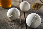 3 x 100 g Šumivá bomba do kúpeľa / med s nechtíkom lekárskym