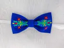 Folklórny motýlik s výšivkou "Adam" | Modrá / farebná výšivka