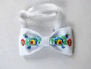 Folklórny motýlik s výšivkou "Folk 1" | Biela / farebná výšivka