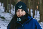2-dielny SET: 1 x Úpletová čiapka s výšivkou + 1 x Multifunkčná šatka s výšivkou "Kristián biely" | Typ: čierna