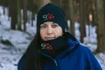 2-dielny SET: 1 x Úpletová čiapka s výšivkou + 1 x Multifunkčná šatka s výšivkou "Kristián farebný" | Typ: čierna