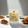 180 g Handmade sójová sviečka s dreveným knôtom "Maslový croissant"