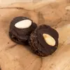 Čokoládové placky s mandľovou náplňou | Hmotnosť: 0,5 kg