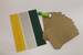 Papierové vrecká, lepidlo a kreatívny papier (žltý, strieborný, tmavozelený)