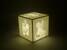 Lampa v tvare kocky s vlastnými fotografiami